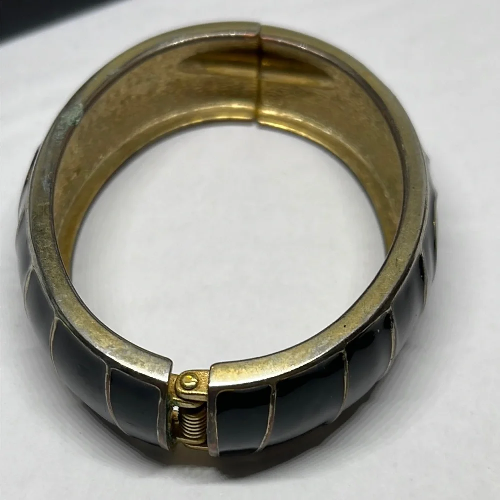 Vintage art deco style Elegant Black and Gold clamper Bracelet